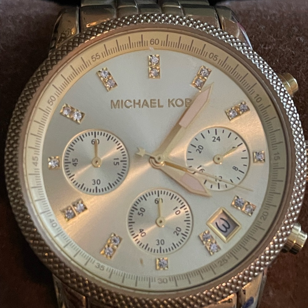 Michael kors gold watch ✨